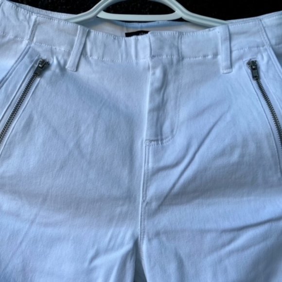 Forever 21 Skinny White Pants With Zipper Detail - Picture 3 of 6